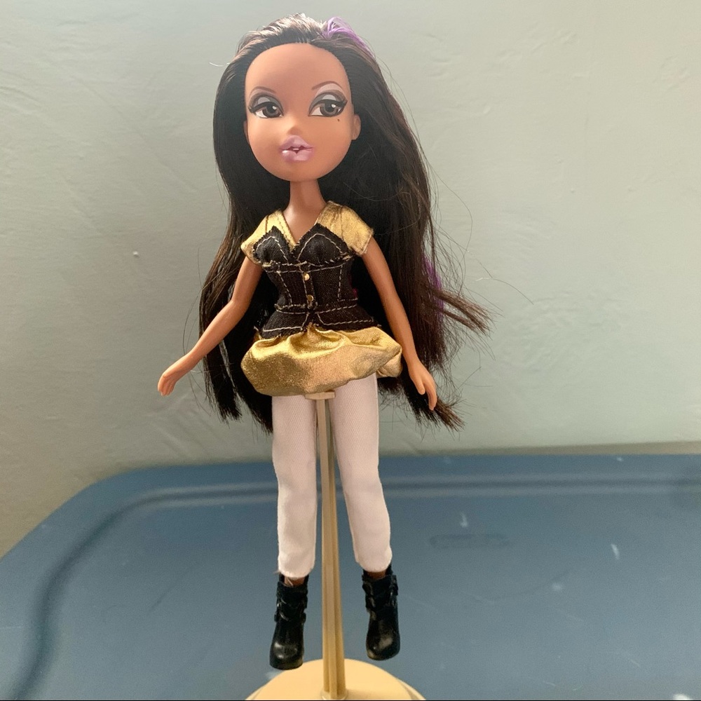 Bratz All Glammed Up Designer Streaks Yasmin Doll